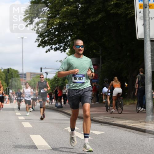 29.06.2025 - hella hamburg halbmarathon Yannick Fuchs http://msf.ph/oto/8216801 29.06.2025 10:32:53 20KM 1042, 1615, 1688, 1710, 2296, 2745, 2849, 3530, 4148, 6095, 7229, 7743, 8002, 8091, 8571, 9171, 9643, 11049, 11952, 12915, 14274, 14688, 14992, 16075, 17623, 18276, 18529, 18584, 18723 meine-sportfotos.de
