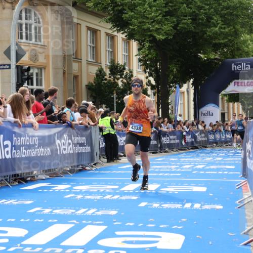 29.06.2025 - hella hamburg halbmarathon Strokosch-Dieckow http://msf.ph/oto/8216822 29.06.2025 10:25:40 Ziel 4338, 11228, 14107 meine-sportfotos.de