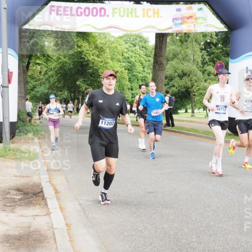 29.06.2025 - hella hamburg halbmarathon MichiJ http://msf.ph/oto/8216909 29.06.2025 10:23:43 Zwischen KM18-KM19 57, 1217, 5048, 6169, 7972, 9519, 11202, 14388, 16712 meine-sportfotos.de