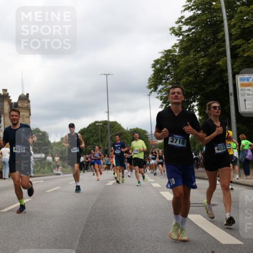29.06.2025 - hella hamburg halbmarathon Yannick Fuchs http://msf.ph/oto/8216920 29.06.2025 10:45:46 20KM 2364, 2396, 2397, 2670, 2718, 2818, 4033, 4297, 4404, 4814, 4839, 4967, 5008, 5087, 5102, 6286, 6657, 6776, 7786, 8371, 8413, 8710, 8856, 9074, 9476, 9656, 9739, 9793, 9869, 10868, 11551, 11791, 12224, 12450, 12580, 13015, 13403, 13707, 13726, 13792, 13799, 14012, 14248, 14865, 14994, 15356, 15496, 15643, 15727, 15831, 16179, 16591, 17033, 17131, 17530, 17682, 17815, 17962, 17978, 17997, 18019, 18475, 18869, 18982, 19020 meine-sportfotos.de