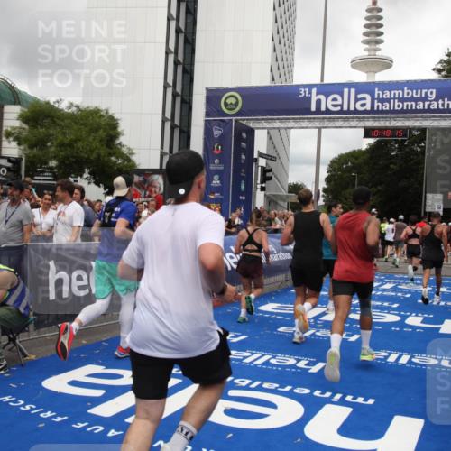 29.06.2025 - hella hamburg halbmarathon Michael Strokosch http://msf.ph/oto/8216925 29.06.2025 10:48:14 Ziel 1914, 4324, 4711, 8916, 9544, 9626, 9638, 12685, 14192, 14814, 15590, 15973, 15981, 16094, 16149, 16269 meine-sportfotos.de
