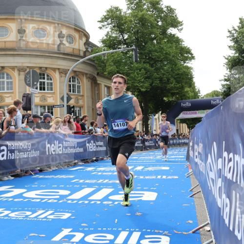 29.06.2025 - hella hamburg halbmarathon Strokosch-Dieckow http://msf.ph/oto/8216949 29.06.2025 10:25:45 Ziel 11228, 14107, 17258, 18692 meine-sportfotos.de