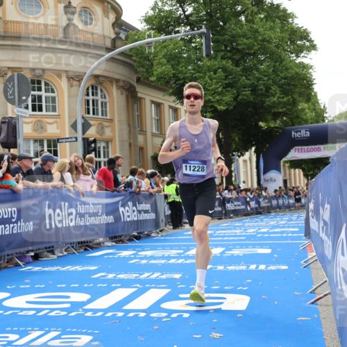 29.06.2025 - hella hamburg halbmarathon Strokosch-Dieckow http://msf.ph/oto/8216992 29.06.2025 10:25:47 Ziel 10468, 11228, 14107, 17258, 18692 meine-sportfotos.de