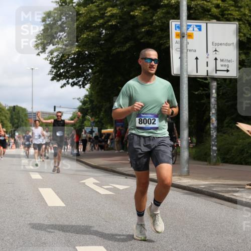 29.06.2025 - hella hamburg halbmarathon Yannick Fuchs http://msf.ph/oto/8217027 29.06.2025 10:32:54 20KM 1042, 1615, 1688, 1710, 2296, 2745, 2849, 3530, 4148, 6095, 7110, 7229, 7743, 8002, 8091, 8571, 9171, 9643, 11049, 11952, 12915, 13755, 14274, 14688, 14992, 16075, 17623, 18276, 18529, 18584, 18723 meine-sportfotos.de