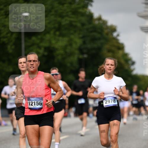 29.06.2025 - hella hamburg halbmarathon Dr. Thomas Lammeyer http://msf.ph/oto/8217044 29.06.2025 10:12:50 Kennedybrücke 1147, 1188, 2427, 2978, 4859, 5100, 5885, 6590, 6674, 6918, 7198, 7348, 7453, 9457, 9616, 9718, 9823, 9951, 9958, 9966, 10092, 10609, 10857 meine-sportfotos.de