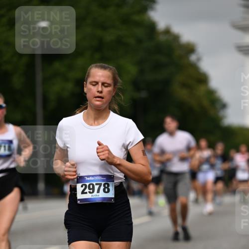 29.06.2025 - hella hamburg halbmarathon Dr. Thomas Lammeyer http://msf.ph/oto/8217116 29.06.2025 10:12:51 Kennedybrücke 1147, 1188, 2427, 2978, 3762, 4859, 5100, 5885, 6590, 6674, 6918, 7198, 7348, 7453, 9457, 9616, 9718, 9823, 9951, 9958, 9966, 10092, 10609, 10857 meine-sportfotos.de