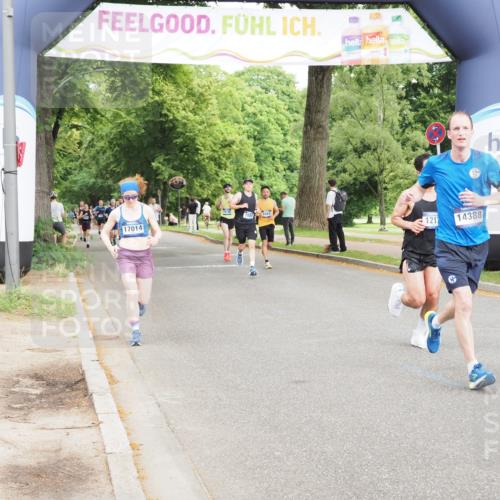 29.06.2025 - hella hamburg halbmarathon MichiJ http://msf.ph/oto/8217173 29.06.2025 10:23:45 Zwischen KM18-KM19 57, 1217, 6169, 7884, 7972, 9519, 11202, 14388, 16712, 17014 meine-sportfotos.de