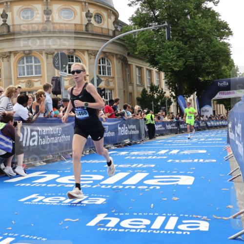 29.06.2025 - hella hamburg halbmarathon Strokosch-Dieckow http://msf.ph/oto/8217236 29.06.2025 10:25:57 Ziel 9767, 10468, 13779, 17003, 17258, 18692 meine-sportfotos.de