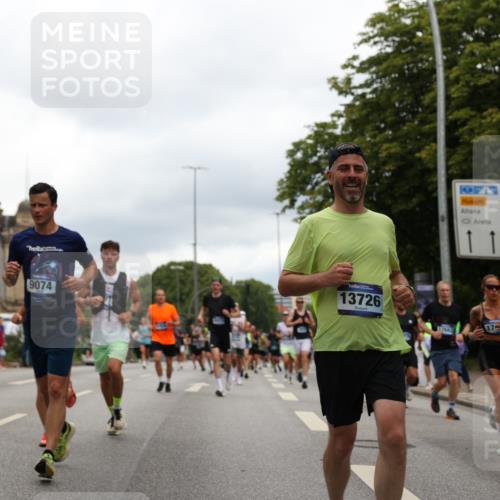29.06.2025 - hella hamburg halbmarathon Yannick Fuchs http://msf.ph/oto/8217409 29.06.2025 10:45:50 20KM 2364, 2396, 2397, 2670, 2718, 2818, 4033, 4140, 4814, 4839, 5008, 5102, 6286, 6657, 6776, 7724, 7786, 8371, 8413, 8710, 8856, 9074, 9476, 9656, 9739, 9793, 9869, 10868, 11551, 11791, 12224, 12450, 12580, 13015, 13047, 13051, 13707, 13726, 13792, 13799, 14012, 14122, 14248, 14865, 14994, 15356, 15496, 15643, 15727, 15829, 15831, 16179, 16591, 17033, 17131, 17530, 17682, 17815, 17962, 17978, 17997, 18019, 18475, 18869, 18982, 19020 meine-sportfotos.de