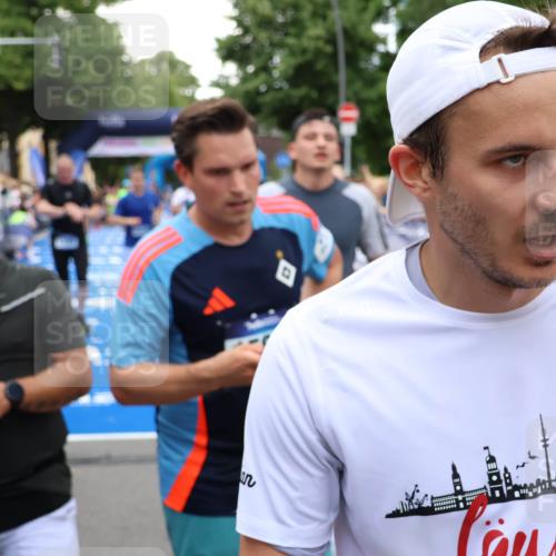 29.06.2025 - hella hamburg halbmarathon Zöllner http://msf.ph/oto/8217468 29.06.2025 10:51:36 Ziel 1335, 5008, 7943, 10691, 13327, 13403, 17131, 19007 meine-sportfotos.de