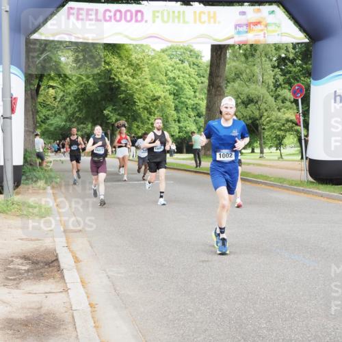 29.06.2025 - hella hamburg halbmarathon MichiJ http://msf.ph/oto/8217540 29.06.2025 10:23:52 Zwischen KM18-KM19 1002, 1644, 7884, 8864, 16140, 16695, 17014 meine-sportfotos.de