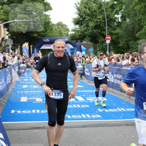 29.06.2025 - hella hamburg halbmarathon Zöllner http://msf.ph/oto/8217544 29.06.2025 10:51:39 Ziel 1335, 5008, 10691, 13327, 14012, 14458, 19007, 19020 meine-sportfotos.de