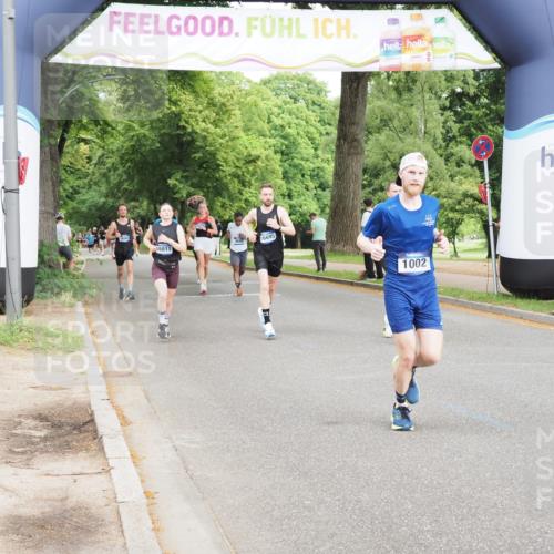 29.06.2025 - hella hamburg halbmarathon MichiJ http://msf.ph/oto/8217601 29.06.2025 10:23:52 Zwischen KM18-KM19 1002, 1644, 7884, 8864, 16140, 16695, 17014 meine-sportfotos.de