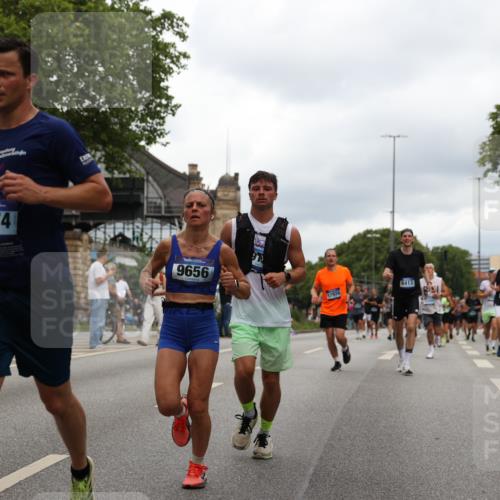 29.06.2025 - hella hamburg halbmarathon Yannick Fuchs http://msf.ph/oto/8217651 29.06.2025 10:45:51 20KM 2364, 2396, 2397, 2670, 2718, 2818, 4033, 4140, 4814, 4839, 5008, 5102, 6286, 6657, 6776, 7724, 7786, 8371, 8413, 8710, 8856, 9074, 9082, 9656, 9739, 9793, 9869, 11551, 11791, 12224, 12450, 12580, 13015, 13047, 13051, 13707, 13726, 13792, 13799, 14012, 14122, 14248, 14865, 14994, 15356, 15496, 15643, 15727, 15829, 15831, 16003, 16179, 16591, 17033, 17131, 17682, 17815, 17962, 17978, 17997, 18019, 18475, 18869, 18982, 19020 meine-sportfotos.de
