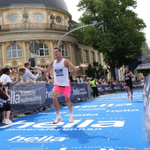 29.06.2025 - hella hamburg halbmarathon Strokosch-Dieckow http://msf.ph/oto/8217688 29.06.2025 10:26:38 Ziel 1065, 1577, 9565, 10848, 19076 meine-sportfotos.de