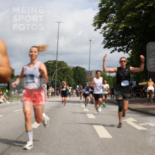 29.06.2025 - hella hamburg halbmarathon Yannick Fuchs http://msf.ph/oto/8217695 29.06.2025 10:32:56 20KM 1042, 1615, 1688, 1710, 2296, 2745, 2849, 3530, 4148, 5091, 6095, 7110, 7229, 8002, 8091, 8571, 9171, 11049, 11952, 12915, 13755, 14274, 14688, 14992, 16075, 17623, 18276, 18529, 18584, 18723, 18761 meine-sportfotos.de