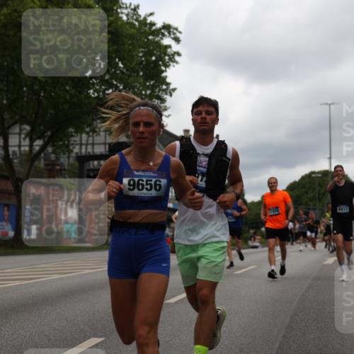29.06.2025 - hella hamburg halbmarathon Yannick Fuchs http://msf.ph/oto/8217717 29.06.2025 10:45:52 20KM 2364, 2396, 2397, 2670, 2718, 2818, 4033, 4140, 4814, 4839, 5008, 5102, 6286, 6657, 6776, 7409, 7724, 7786, 8371, 8413, 8710, 8856, 9074, 9082, 9656, 9739, 9869, 11551, 11791, 12224, 12367, 12450, 12580, 13015, 13047, 13051, 13707, 13726, 13792, 14122, 14248, 14561, 14865, 14994, 15356, 15496, 15643, 15727, 15829, 15831, 16003, 16179, 16591, 17033, 17131, 17682, 17815, 17962, 17978, 17997, 18019, 18475, 18869, 18982 meine-sportfotos.de