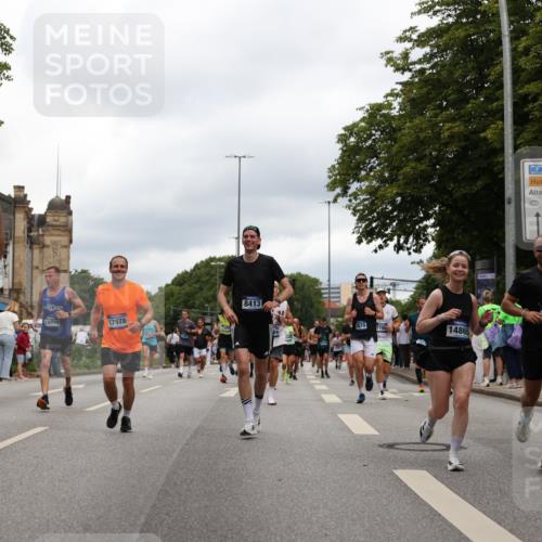 29.06.2025 - hella hamburg halbmarathon Yannick Fuchs http://msf.ph/oto/8217776 29.06.2025 10:45:53 20KM 2364, 2396, 2397, 2670, 2718, 2818, 4033, 4140, 4814, 4839, 5008, 5102, 6286, 6657, 6776, 7409, 7724, 7786, 8371, 8413, 8710, 8856, 9074, 9082, 9656, 9739, 9869, 11551, 11791, 12224, 12367, 12580, 13015, 13047, 13051, 13707, 13726, 13792, 14122, 14561, 14865, 14994, 15356, 15496, 15643, 15727, 15829, 15831, 16003, 16179, 16591, 17033, 17131, 17682, 17815, 17962, 17978, 17997, 18019, 18475, 18869, 18982 meine-sportfotos.de