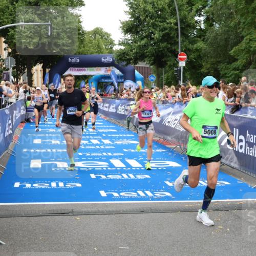 29.06.2025 - hella hamburg halbmarathon Zöllner http://msf.ph/oto/8217800 29.06.2025 10:51:44 Ziel 5008, 6286, 13327, 14012, 14458, 15496, 15831, 15899, 19007, 19020 meine-sportfotos.de