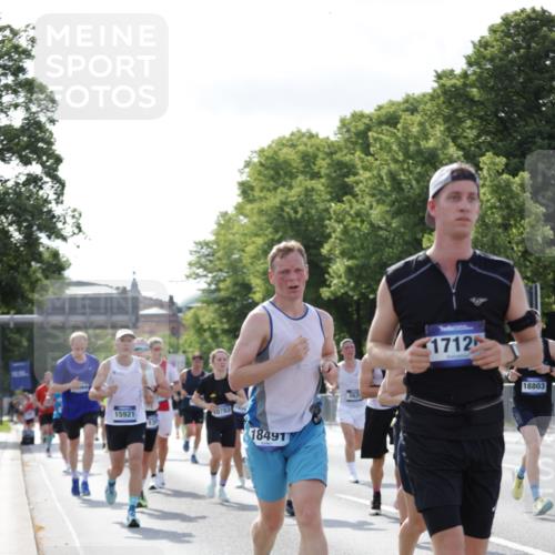 29.06.2025 - hella hamburg halbmarathon Jannik Wohlers http://msf.ph/oto/8217826 29.06.2025 09:50:12 Lombardsbrücke 1209, 1358, 1688, 1697, 1700, 1882, 2675, 2719, 2826, 3626, 4205, 4229, 4380, 5472, 5508, 5745, 6080, 6458, 6529, 6649, 7026, 8958, 9116, 9365, 10064, 10218, 10783, 10922, 11281, 11305, 11379, 11491, 11619, 13446, 13876, 14012, 14092, 14272, 14783, 14798, 15493, 15623, 15888, 15921, 16249, 16301, 16697, 16820, 16992, 17120, 17251, 17486, 17516, 17632, 17726, 18449, 18491, 18723, 18803, 19020, 19046, 19116 meine-sportfotos.de