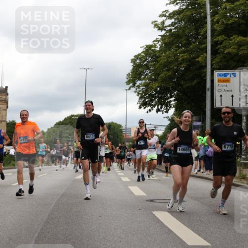 29.06.2025 - hella hamburg halbmarathon Yannick Fuchs http://msf.ph/oto/8217834 29.06.2025 10:45:53 20KM 2364, 2396, 2397, 2670, 2718, 2818, 4033, 4140, 4814, 4839, 5008, 5102, 6286, 6657, 6776, 7409, 7724, 7786, 8371, 8413, 8710, 8856, 9074, 9082, 9656, 9739, 9869, 11551, 11791, 12224, 12367, 12580, 13015, 13047, 13051, 13707, 13726, 13792, 14122, 14561, 14865, 14994, 15356, 15496, 15643, 15727, 15829, 15831, 16003, 16179, 16591, 17033, 17131, 17682, 17815, 17962, 17978, 17997, 18019, 18475, 18869, 18982 meine-sportfotos.de