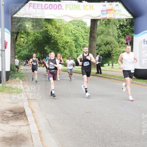 29.06.2025 - hella hamburg halbmarathon MichiJ http://msf.ph/oto/8217838 29.06.2025 10:23:53 Zwischen KM18-KM19 1002, 1644, 7884, 8864, 16140, 16695, 17014 meine-sportfotos.de