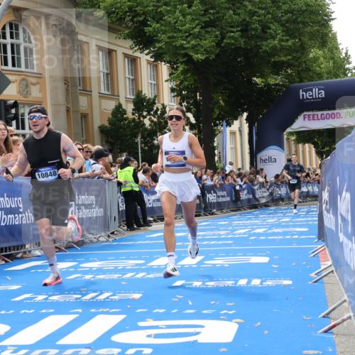 29.06.2025 - hella hamburg halbmarathon Strokosch-Dieckow http://msf.ph/oto/8217849 29.06.2025 10:26:43 Ziel 1065, 5344, 9565, 10848, 19076 meine-sportfotos.de