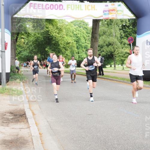 29.06.2025 - hella hamburg halbmarathon MichiJ http://msf.ph/oto/8217897 29.06.2025 10:23:53 Zwischen KM18-KM19 1002, 1644, 7884, 8864, 16140, 16695, 17014 meine-sportfotos.de