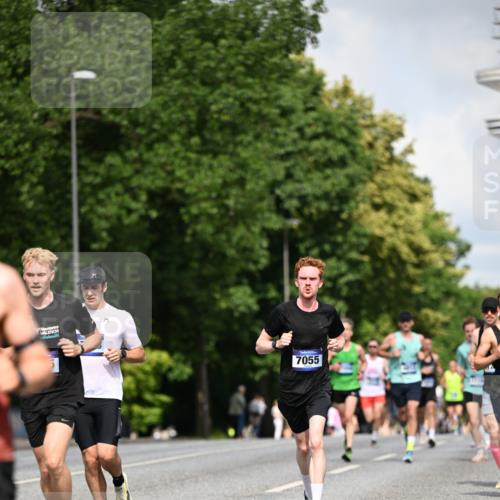 29.06.2025 - hella hamburg halbmarathon Dr. Thomas Lammeyer http://msf.ph/oto/8217929 29.06.2025 09:49:22 Kennedybrücke 1894, 2525, 3843, 4463, 4812, 5042, 5550, 6169, 6495, 6878, 7055, 7186, 7845, 8062, 8784, 9345, 10453, 10484, 11199 meine-sportfotos.de
