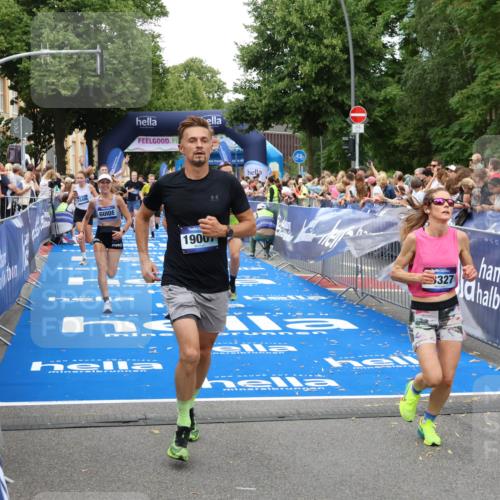 29.06.2025 - hella hamburg halbmarathon Zöllner http://msf.ph/oto/8217987 29.06.2025 10:51:45 Ziel 6286, 7224, 8819, 13327, 14012, 14458, 15496, 15727, 15831, 15899, 17682, 19020, 19053 meine-sportfotos.de