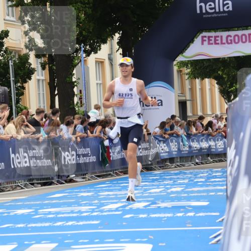 29.06.2025 - hella hamburg halbmarathon Strokosch-Dieckow http://msf.ph/oto/8217989 29.06.2025 10:26:51 Ziel 1065, 5344, 9079, 12641, 12992, 13780, 15023, 19050 meine-sportfotos.de