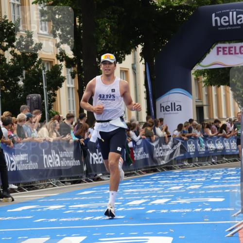 29.06.2025 - hella hamburg halbmarathon Strokosch-Dieckow http://msf.ph/oto/8218011 29.06.2025 10:26:51 Ziel 1065, 5344, 9079, 12641, 12992, 13780, 15023, 19050 meine-sportfotos.de