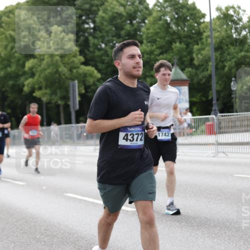 29.06.2025 - hella hamburg halbmarathon Jannik Wohlers http://msf.ph/oto/8218022 29.06.2025 10:27:10 Lombardsbrücke 2080, 3389, 4372, 5285, 6214, 7764, 7978, 8085, 10158, 10412, 10413, 11256, 12500, 14206, 16838, 17427, 17791, 18012, 18097, 18301, 18766 meine-sportfotos.de