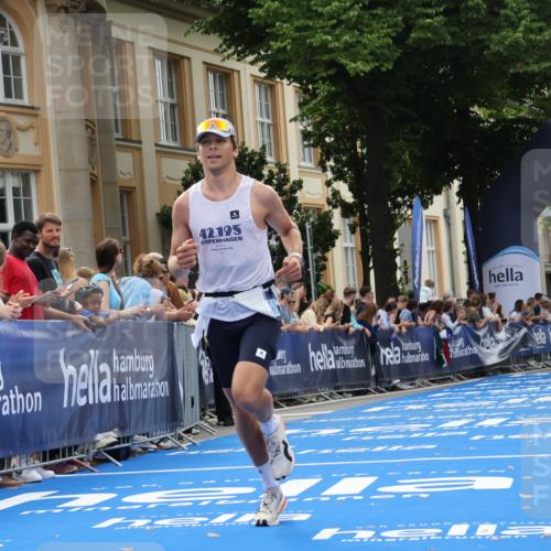 29.06.2025 - hella hamburg halbmarathon Strokosch-Dieckow http://msf.ph/oto/8218077 29.06.2025 10:26:53 Ziel 5344, 9079, 12641, 12992, 13780, 13956, 15023, 15671, 19050 meine-sportfotos.de