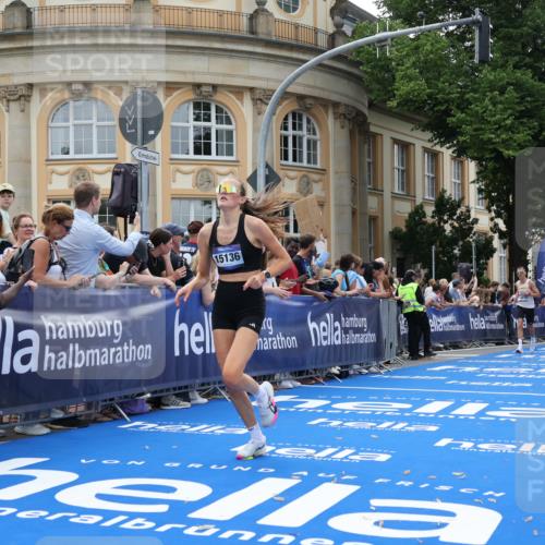 29.06.2025 - hella hamburg halbmarathon Strokosch-Dieckow http://msf.ph/oto/8218305 29.06.2025 10:27:22 Ziel 4678, 9804, 13941, 14019, 15136, 15576, 15583, 18037, 18124, 18567, 19114 meine-sportfotos.de