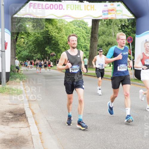 29.06.2025 - hella hamburg halbmarathon MichiJ http://msf.ph/oto/8218358 29.06.2025 10:23:56 Zwischen KM18-KM19 1002, 1644, 8395, 8864, 9686, 12369, 15391, 16140, 16695, 16811, 16963, 17826 meine-sportfotos.de