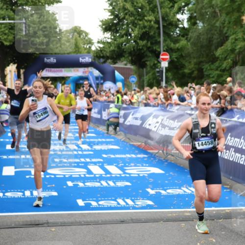 29.06.2025 - hella hamburg halbmarathon Zöllner http://msf.ph/oto/8218363 29.06.2025 10:51:48 Ziel 2396, 6286, 7224, 8710, 8819, 12224, 14458, 15427, 15496, 15727, 15831, 15899, 16907, 17682, 19053 meine-sportfotos.de