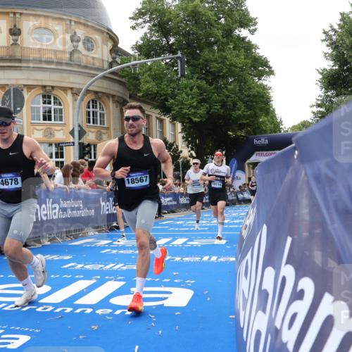 29.06.2025 - hella hamburg halbmarathon Strokosch-Dieckow http://msf.ph/oto/8218432 29.06.2025 10:27:31 Ziel 2203, 4678, 7651, 9804, 10655, 12341, 13941, 17354, 18567, 18832, 19114 meine-sportfotos.de