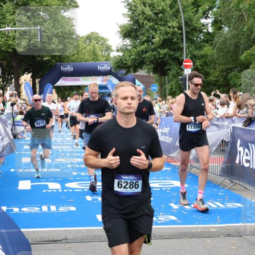 29.06.2025 - hella hamburg halbmarathon Zöllner http://msf.ph/oto/8218470 29.06.2025 10:51:52 Ziel 2396, 2818, 2823, 2880, 4297, 6286, 7224, 8710, 8819, 8856, 9793, 9959, 12224, 15427, 15727, 15831, 16907, 17682, 17815, 17962, 19053, 19137 meine-sportfotos.de