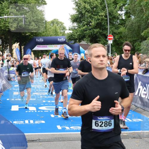 29.06.2025 - hella hamburg halbmarathon Zöllner http://msf.ph/oto/8218474 29.06.2025 10:51:52 Ziel 2396, 2818, 2823, 2880, 4297, 6286, 7224, 8710, 8819, 8856, 9793, 9959, 12224, 15427, 15727, 15831, 16907, 17682, 17815, 17962, 19053, 19137 meine-sportfotos.de