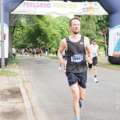29.06.2025 - hella hamburg halbmarathon MichiJ http://msf.ph/oto/8218540 29.06.2025 10:23:57 Zwischen KM18-KM19 1002, 1644, 8395, 9686, 12369, 15391, 16695, 16811, 16963, 17826 meine-sportfotos.de
