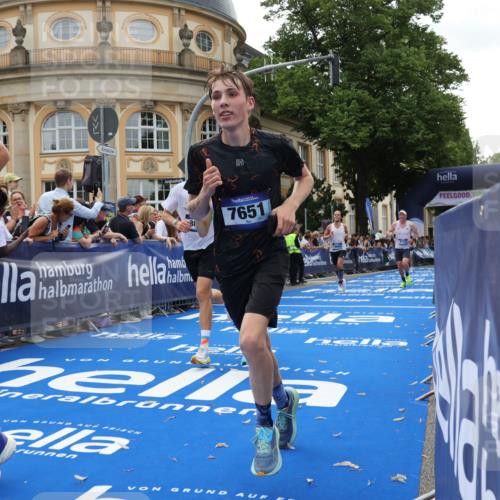 29.06.2025 - hella hamburg halbmarathon Strokosch-Dieckow http://msf.ph/oto/8218598 29.06.2025 10:27:39 Ziel 1122, 2203, 5367, 7651, 8731, 10655, 12341, 17354, 17893, 18832 meine-sportfotos.de