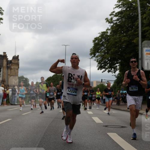 29.06.2025 - hella hamburg halbmarathon Yannick Fuchs http://msf.ph/oto/8218644 29.06.2025 10:45:56 20KM 2287, 2364, 2396, 2397, 2595, 2670, 2818, 4140, 4814, 5008, 5102, 6286, 6390, 6657, 6776, 7409, 7724, 7786, 8371, 8413, 8661, 8710, 8856, 9074, 9082, 9656, 9869, 10115, 11551, 11791, 12224, 12367, 12580, 13015, 13047, 13051, 13726, 13792, 14122, 14561, 14865, 14994, 15356, 15643, 15727, 15829, 15831, 16003, 16179, 16591, 17033, 17682, 17815, 17962, 17978, 17997, 18019, 18475, 18869, 18982 meine-sportfotos.de