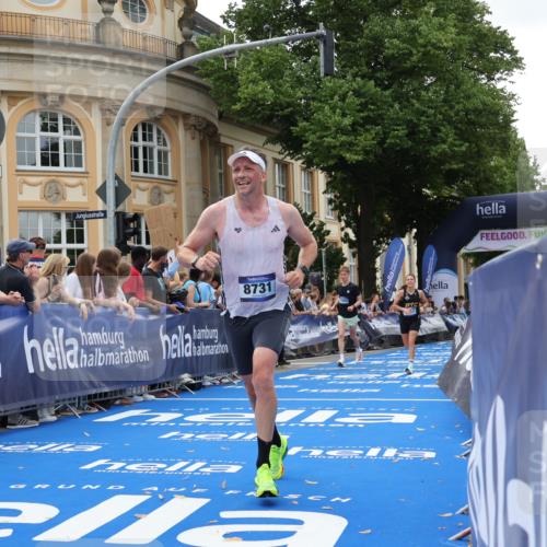 29.06.2025 - hella hamburg halbmarathon Strokosch-Dieckow http://msf.ph/oto/8218689 29.06.2025 10:27:42 Ziel 1122, 2203, 5367, 7651, 8731, 10655, 17354, 17893, 18832 meine-sportfotos.de