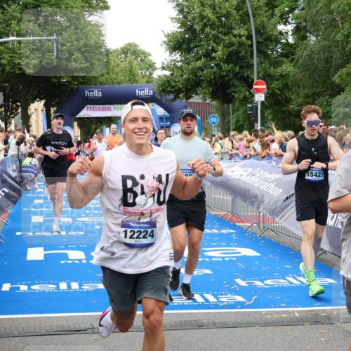 29.06.2025 - hella hamburg halbmarathon Zöllner http://msf.ph/oto/8218734 29.06.2025 10:51:56 Ziel 2818, 2823, 2880, 4297, 5102, 8856, 9793, 9959, 13799, 15427, 15690, 16907, 17815, 17962, 19137 meine-sportfotos.de