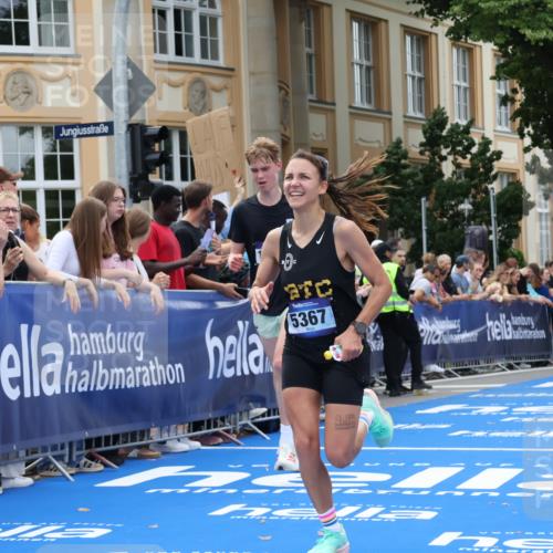 29.06.2025 - hella hamburg halbmarathon Strokosch-Dieckow http://msf.ph/oto/8218747 29.06.2025 10:27:45 Ziel 1122, 5367, 8731, 10655, 17893 meine-sportfotos.de