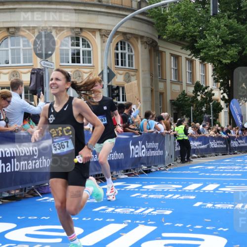 29.06.2025 - hella hamburg halbmarathon Strokosch-Dieckow http://msf.ph/oto/8218779 29.06.2025 10:27:45 Ziel 1122, 5367, 8731, 10655, 17893 meine-sportfotos.de