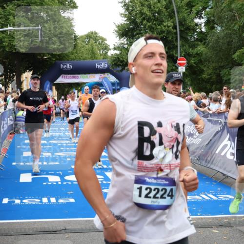 29.06.2025 - hella hamburg halbmarathon Zöllner http://msf.ph/oto/8218780 29.06.2025 10:51:56 Ziel 2818, 2823, 2880, 4297, 5102, 8856, 9793, 9959, 13799, 15427, 15690, 16907, 17815, 17962, 19137 meine-sportfotos.de