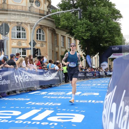 29.06.2025 - hella hamburg halbmarathon Strokosch-Dieckow http://msf.ph/oto/8218809 29.06.2025 10:27:48 Ziel 1122, 5367, 16377, 17893 meine-sportfotos.de