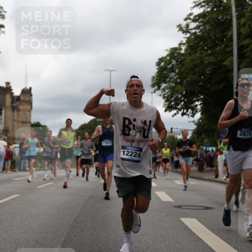 29.06.2025 - hella hamburg halbmarathon Yannick Fuchs http://msf.ph/oto/8218818 29.06.2025 10:45:56 20KM 2287, 2364, 2396, 2397, 2595, 2670, 2818, 4140, 4814, 5008, 5102, 6286, 6390, 6657, 6776, 7409, 7724, 7786, 8371, 8413, 8661, 8710, 8856, 9074, 9082, 9656, 9869, 10115, 11551, 11791, 12224, 12367, 12580, 13015, 13047, 13051, 13726, 13792, 14122, 14561, 14865, 14994, 15356, 15643, 15727, 15829, 15831, 16003, 16179, 16591, 17033, 17682, 17815, 17962, 17978, 17997, 18019, 18475, 18869, 18982 meine-sportfotos.de